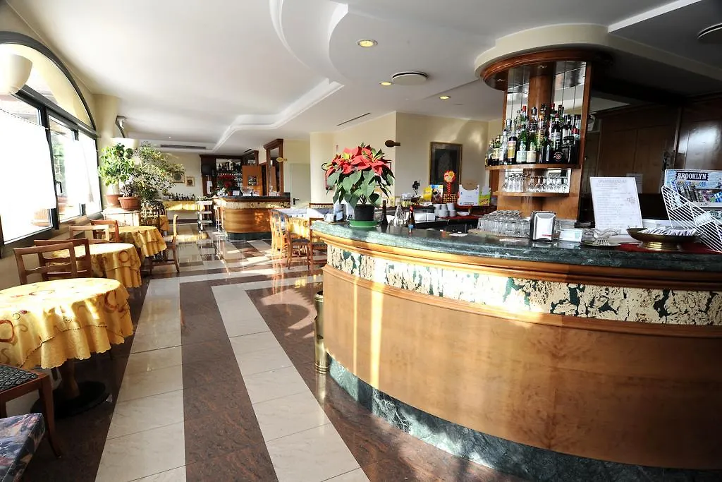 Albergo Ristorante Quadrifoglio Urgnano Hotel