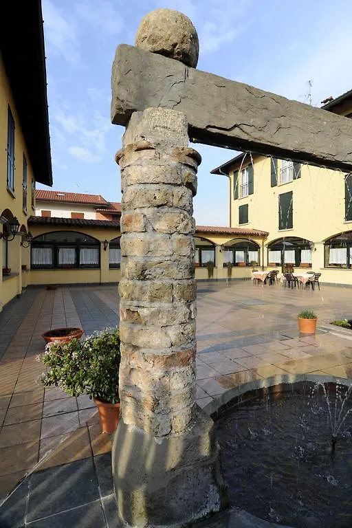 Albergo Ristorante Quadrifoglio Urgnano Hotel